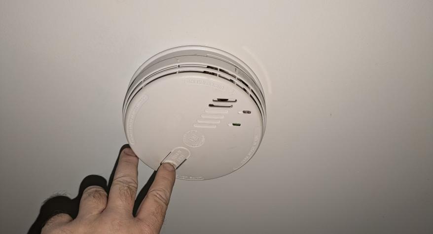 The Importance of Testing Your Domestic Smoke and Heat Detectors